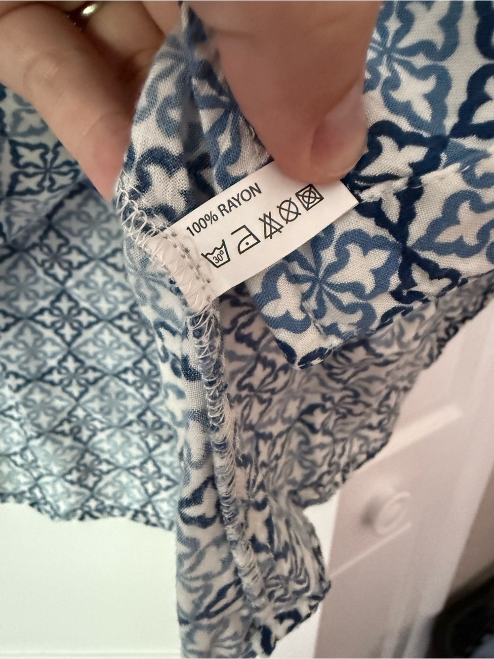 Rock Flower Paper Blue White Tile Print Rayon Tunic Blouse M Boho - Picture 3 of 3